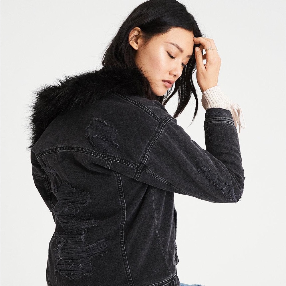 American Eagle Faux Fur Collar Jean Jacket